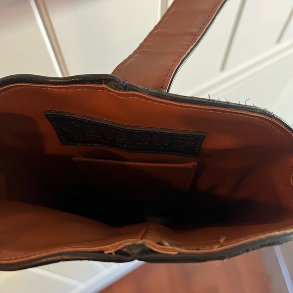 Shyanne Leather Fringe Crossbody Bag - Picture 3 of 5